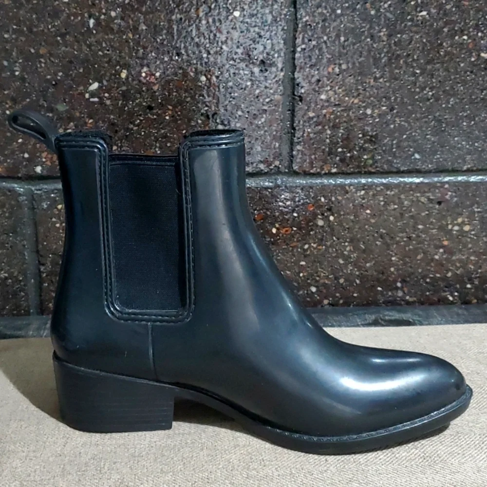 JEFFREY CAMPBELL BLACK CLASSIC RUBBER RAINBOOTS SIZE 9